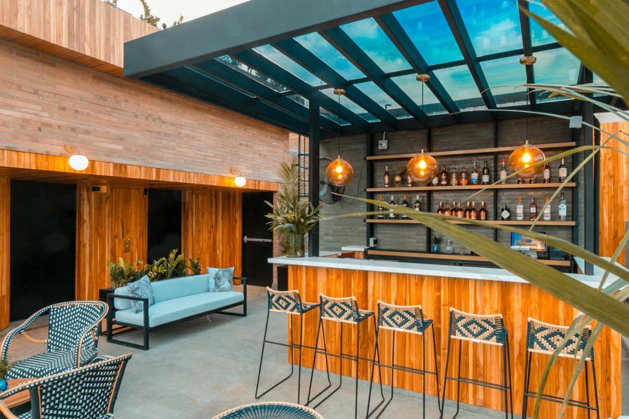 Hotel Marquee メデジン エクステリア 写真 Rooftop bar at the hotel