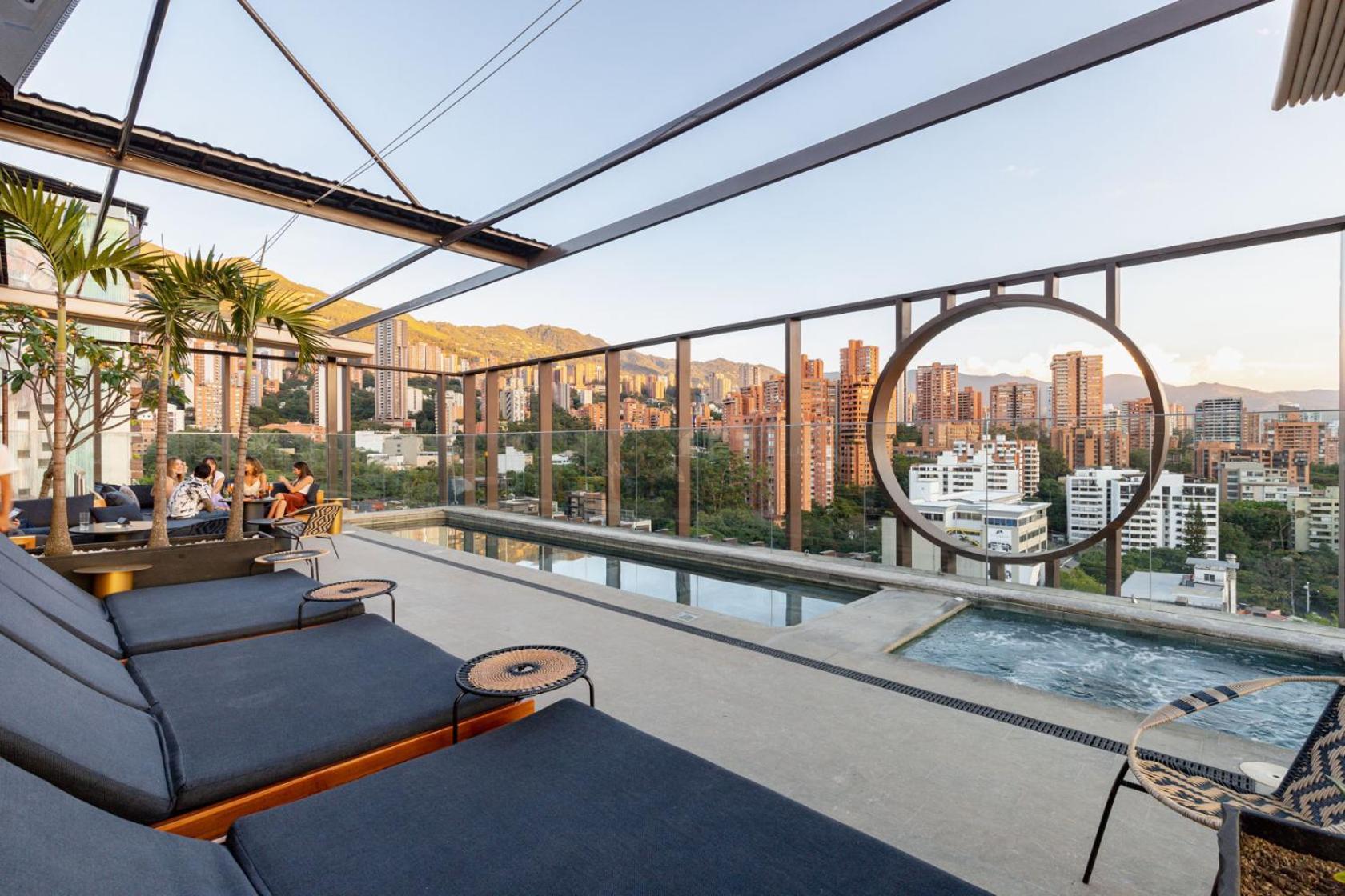 Hotel Marquee メデジン エクステリア 写真 Rooftop pool at the Four Seasons Hotel